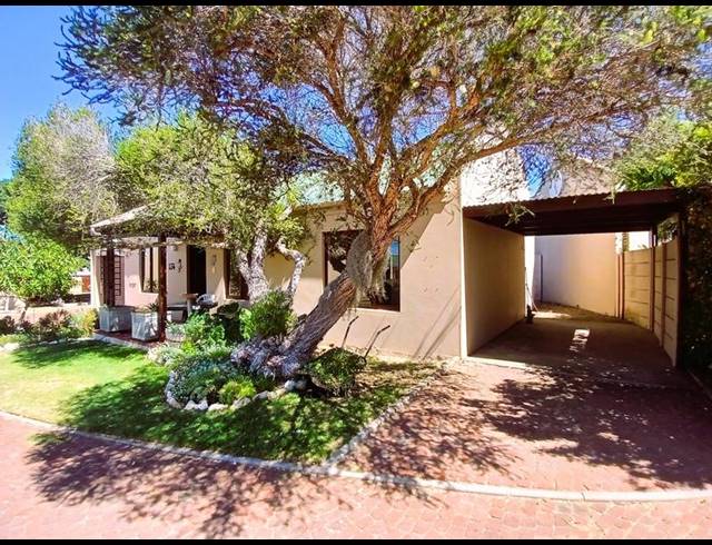 2 BEDROOM HOUSE FOR SALE IN STILBAAI-WES